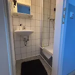 Vendégház Einzelzimmer-bad, Kuehlschrank-tv-15