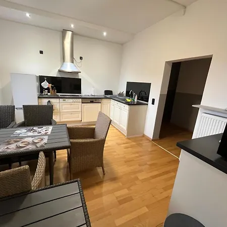 Vendégház Einzelzimmer-bad, Kuehlschrank-tv-15 3*