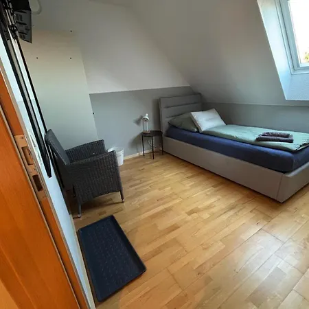 Guest house Einzelzimmer-bad, Kuehlschrank-tv-15 Meine