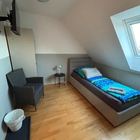 Gasthuis Einzelzimmer-bad, Kuehlschrank-tv-15