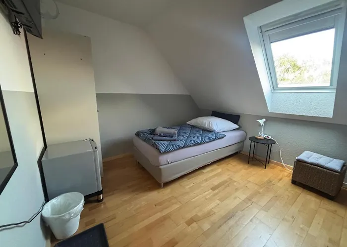 ゲストハウス Einzelzimmer-bad, Kuehlschrank-tv-15 3*