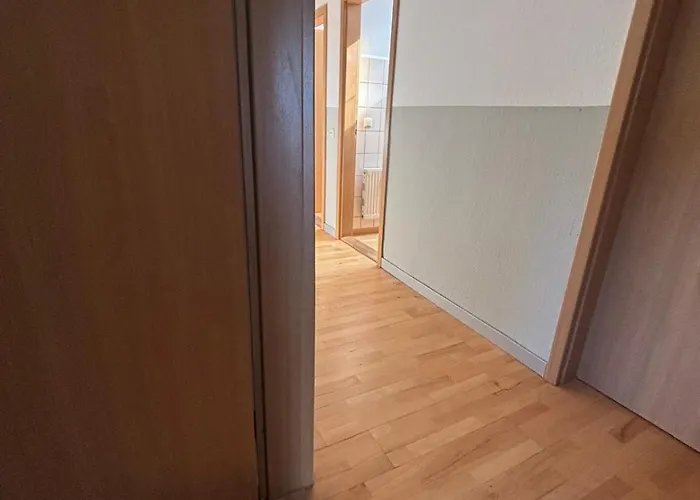 Einzelzimmer-bad, Kuehlschrank-tv-15 3* Meine
